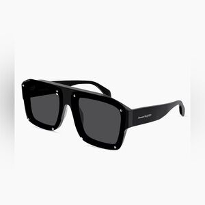Alexander McQueen
Icons Am0335s-001 62MM Sunglasses